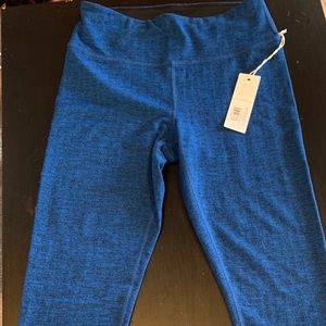 Manduka Basic Capri in Indigo Herringbone NWT!